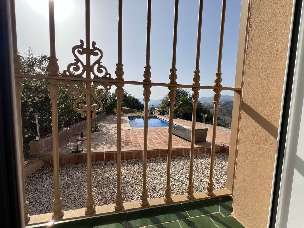 3 quarto Moradia para venda em Canillas de Aceituno com piscina garagem - 281 400 € (Ref: 10128550)