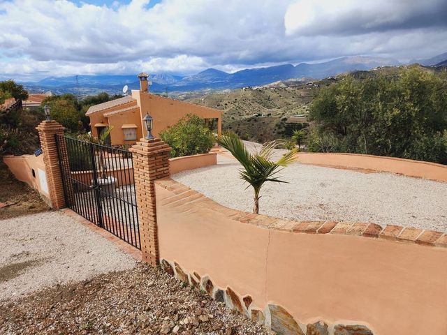 3 camera da letto Villa in vendita in Canillas de Aceituno con piscina garage - 281.400 € (Rif: 10128550)