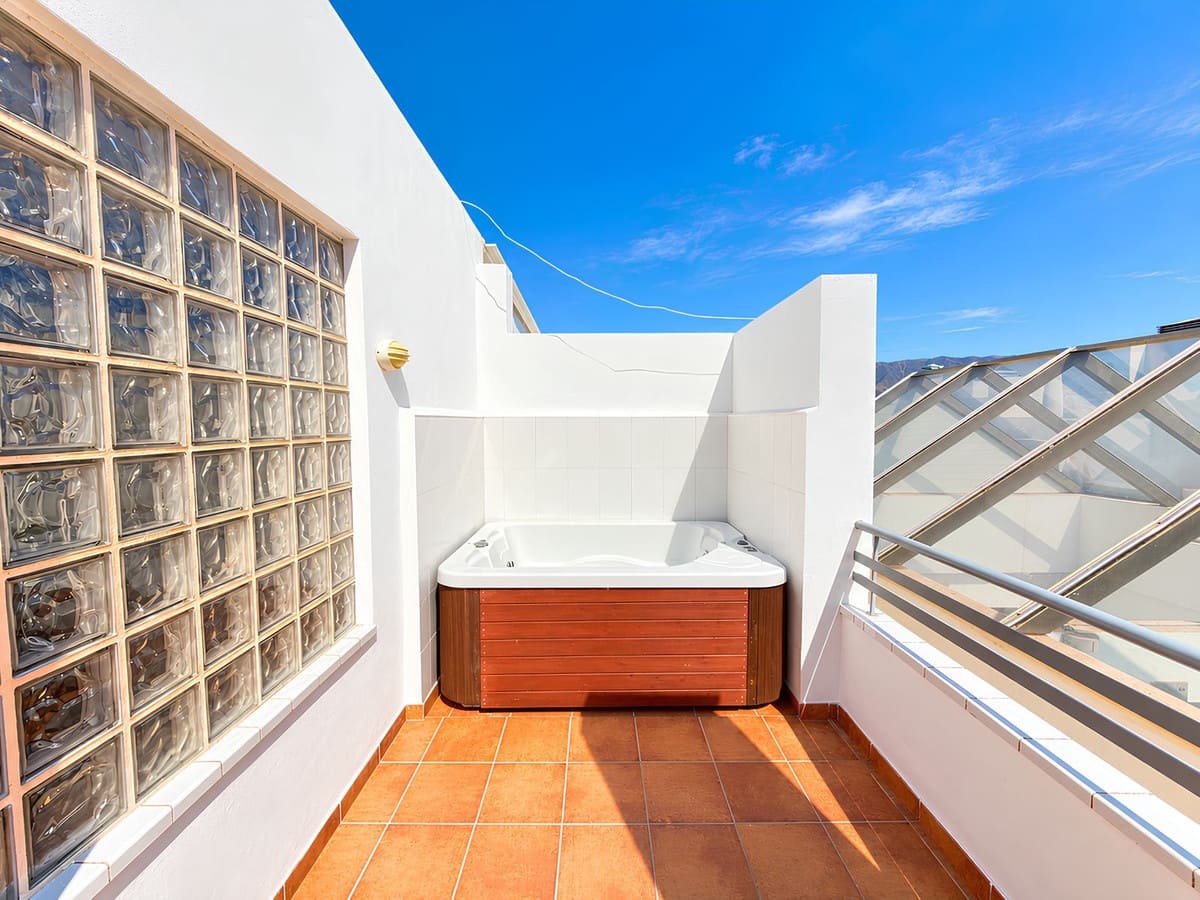 3 slaapkamer Appartement te koop in La Cala de Mijas met zwembad garage - € 465.000 (Ref: 10128554)