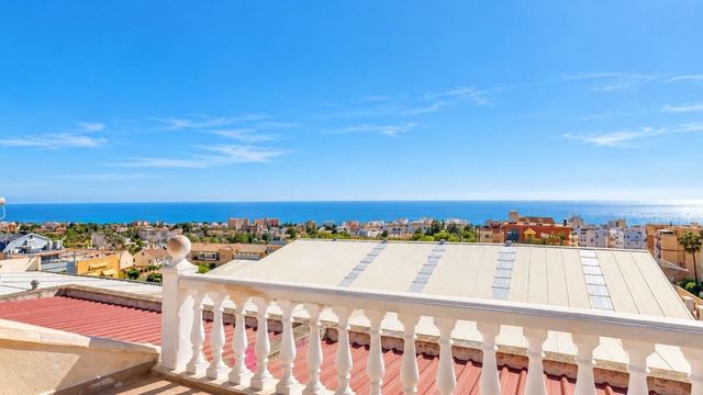 7 sovrum Villa till salu i Arroyo de la Miel, Benalmádena - 780 000 € (Ref: 10128558)