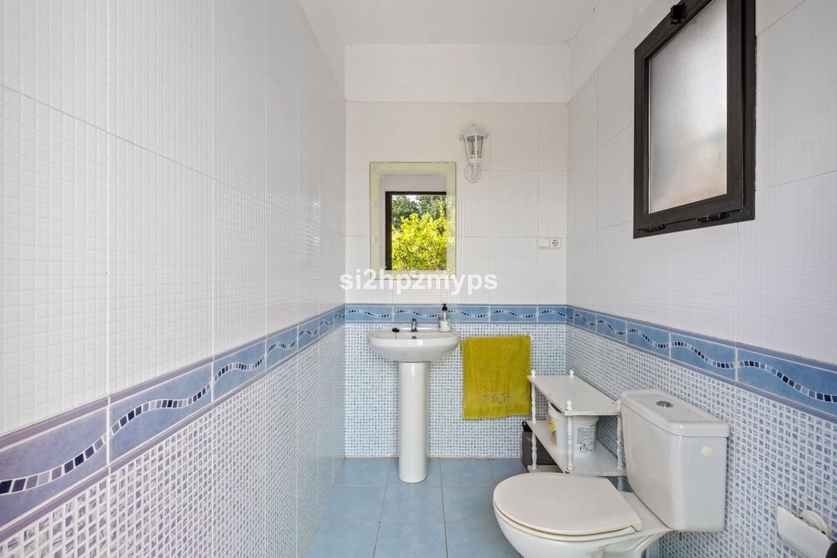 2 Zimmer Villa zu verkaufen in Benamocarra mit Pool Garage - 339.000 € (Ref: 10128561)