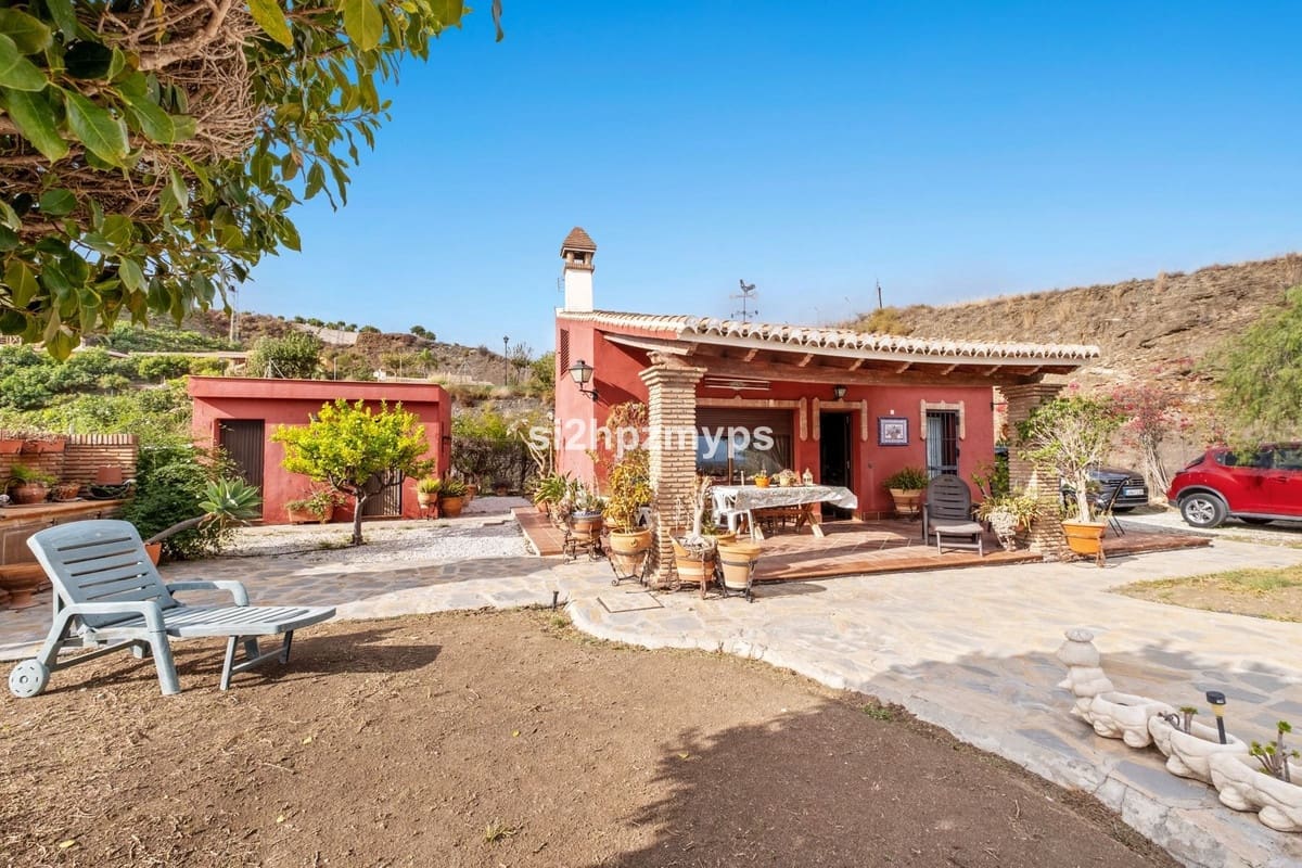 2 Zimmer Villa zu verkaufen in Benamocarra mit Pool Garage - 339.000 € (Ref: 10128561)