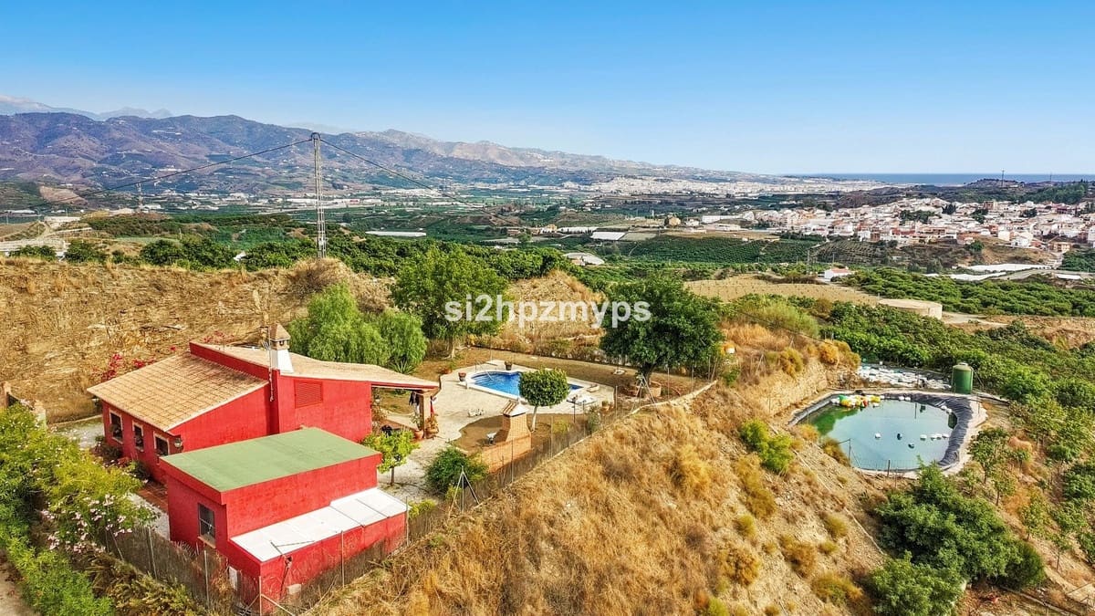 2 Zimmer Villa zu verkaufen in Benamocarra mit Pool Garage - 339.000 € (Ref: 10128561)