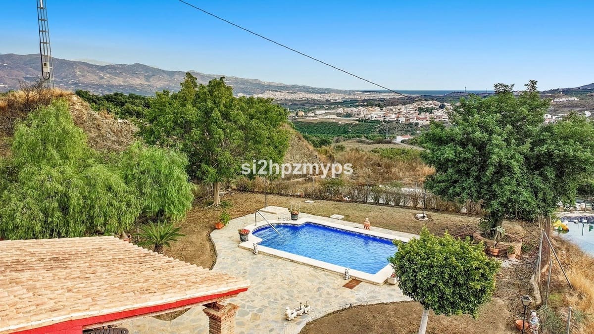 2 Zimmer Villa zu verkaufen in Benamocarra mit Pool Garage - 339.000 € (Ref: 10128561)