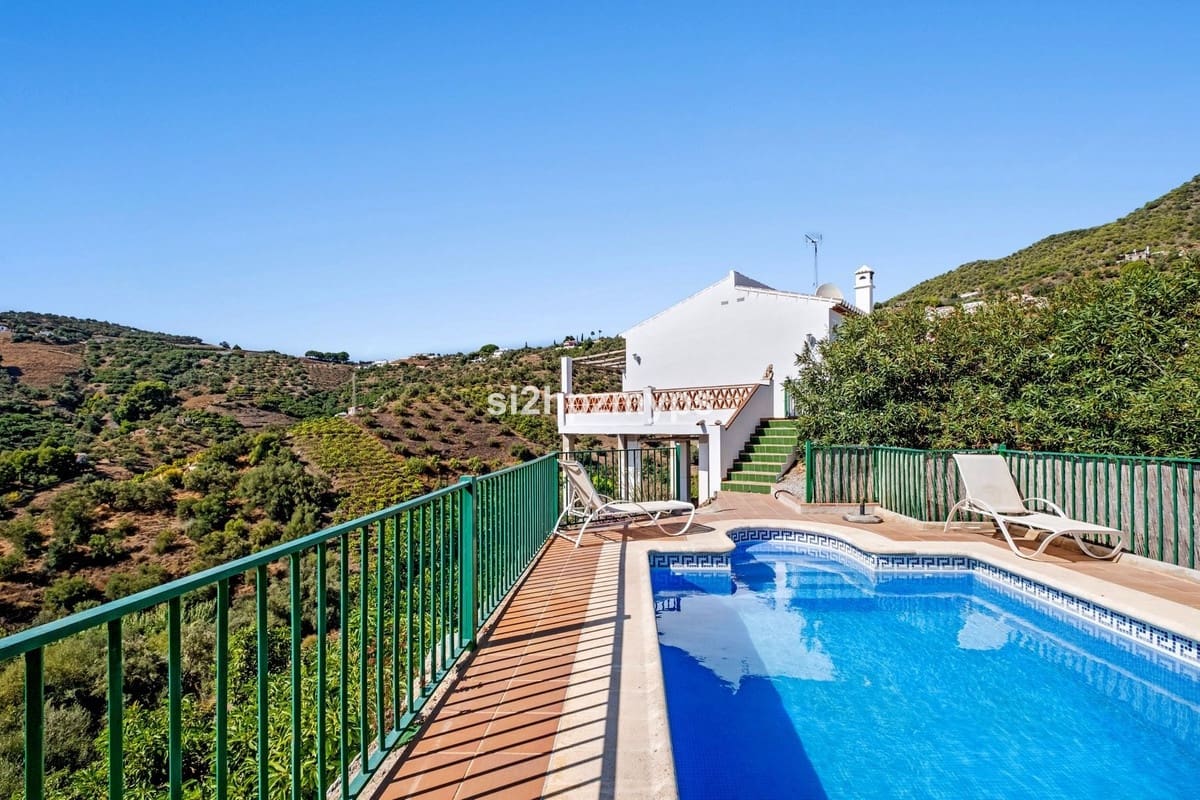 2 bedroom Villa for sale in Frigiliana with pool garage - € 299,000 (Ref: 10128563)