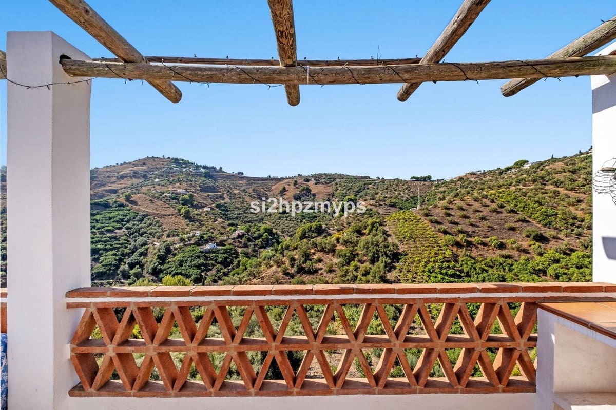 2 bedroom Villa for sale in Frigiliana with pool garage - € 299,000 (Ref: 10128563)