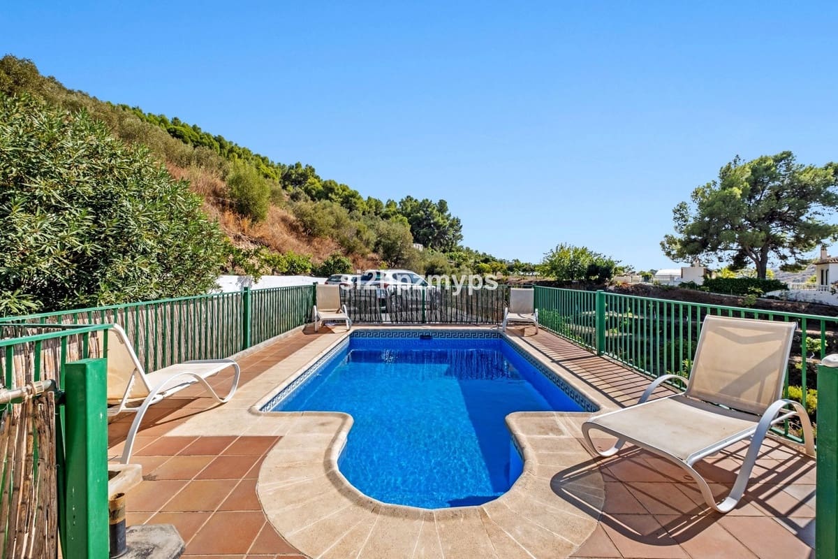 2 bedroom Villa for sale in Frigiliana with pool garage - € 299,000 (Ref: 10128563)