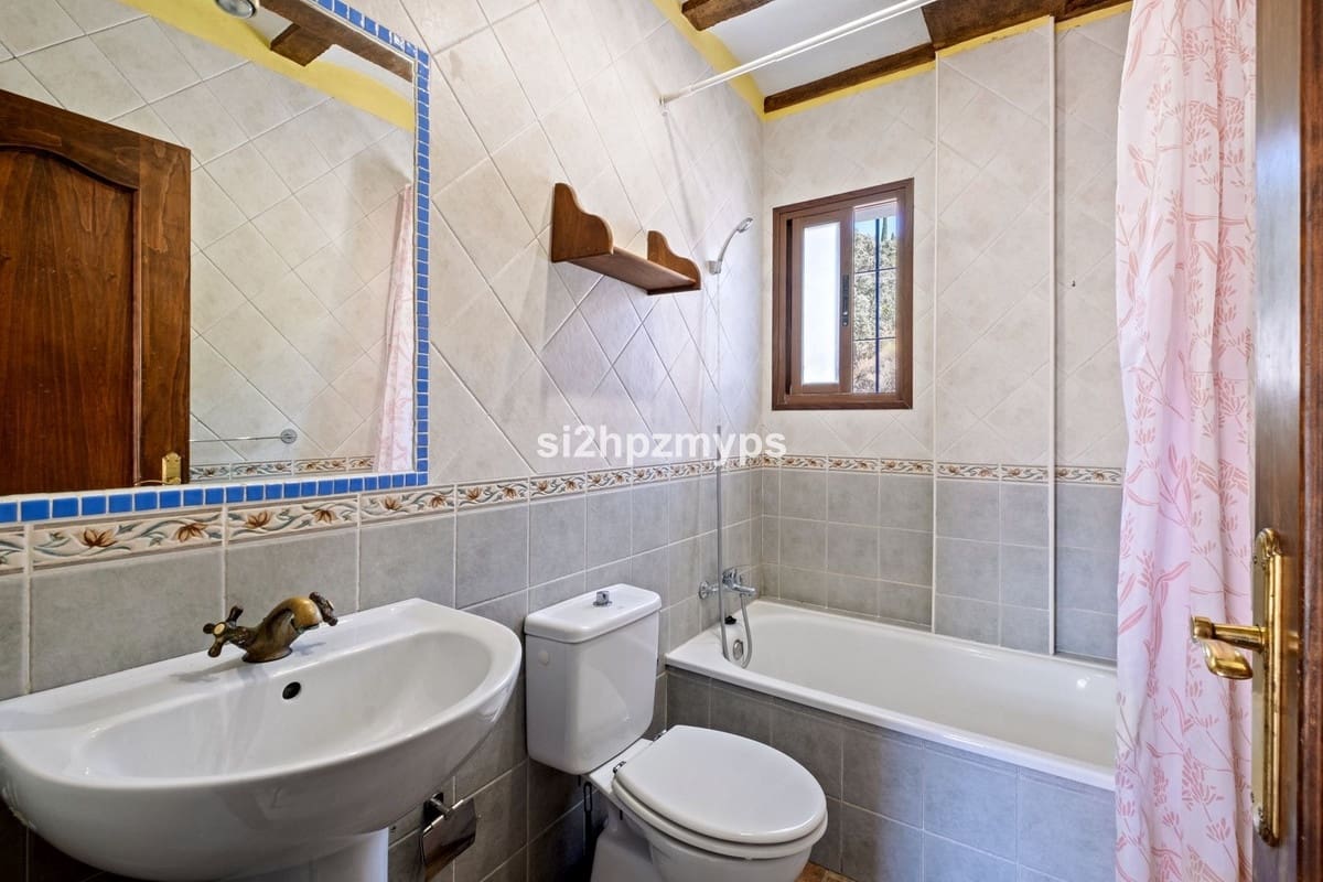 2 bedroom Villa for sale in Frigiliana with pool garage - € 299,000 (Ref: 10128563)