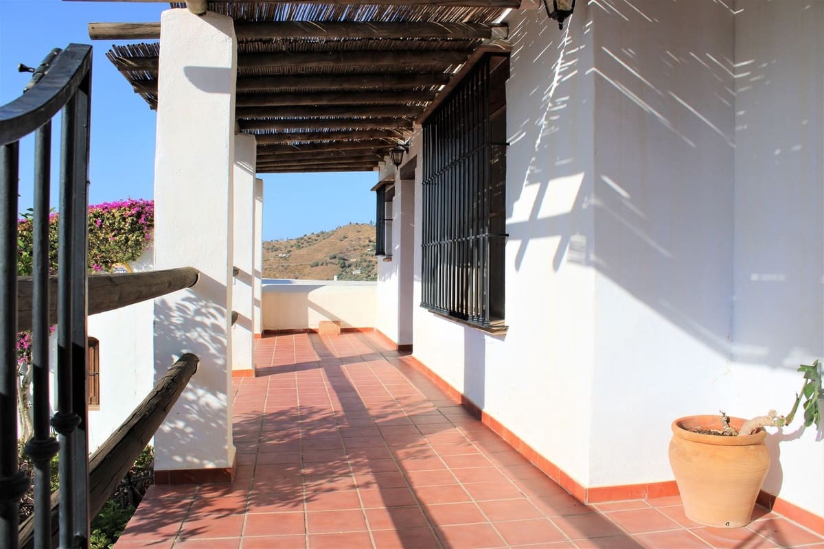 Chalet de 3 habitaciones en Frigiliana en venta con garaje - 950.000 € (Ref: 10128568)