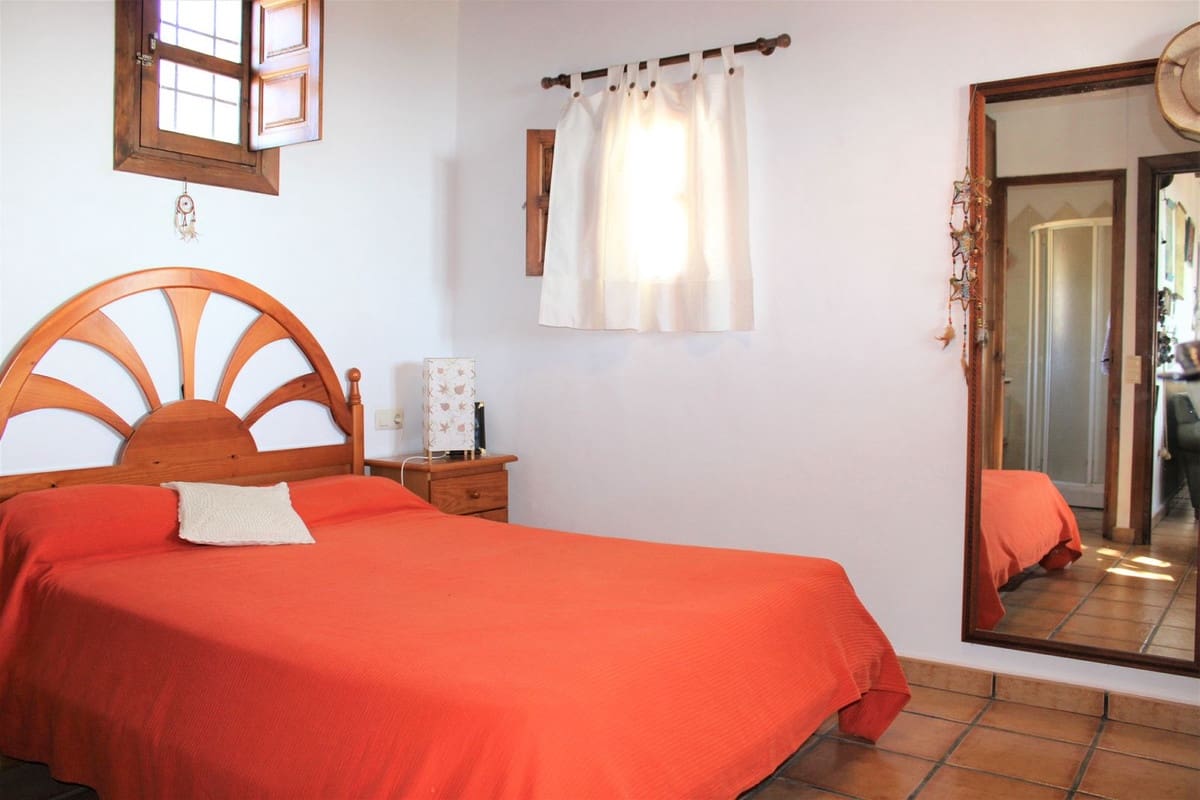 Chalet de 3 habitaciones en Frigiliana en venta con garaje - 950.000 € (Ref: 10128568)