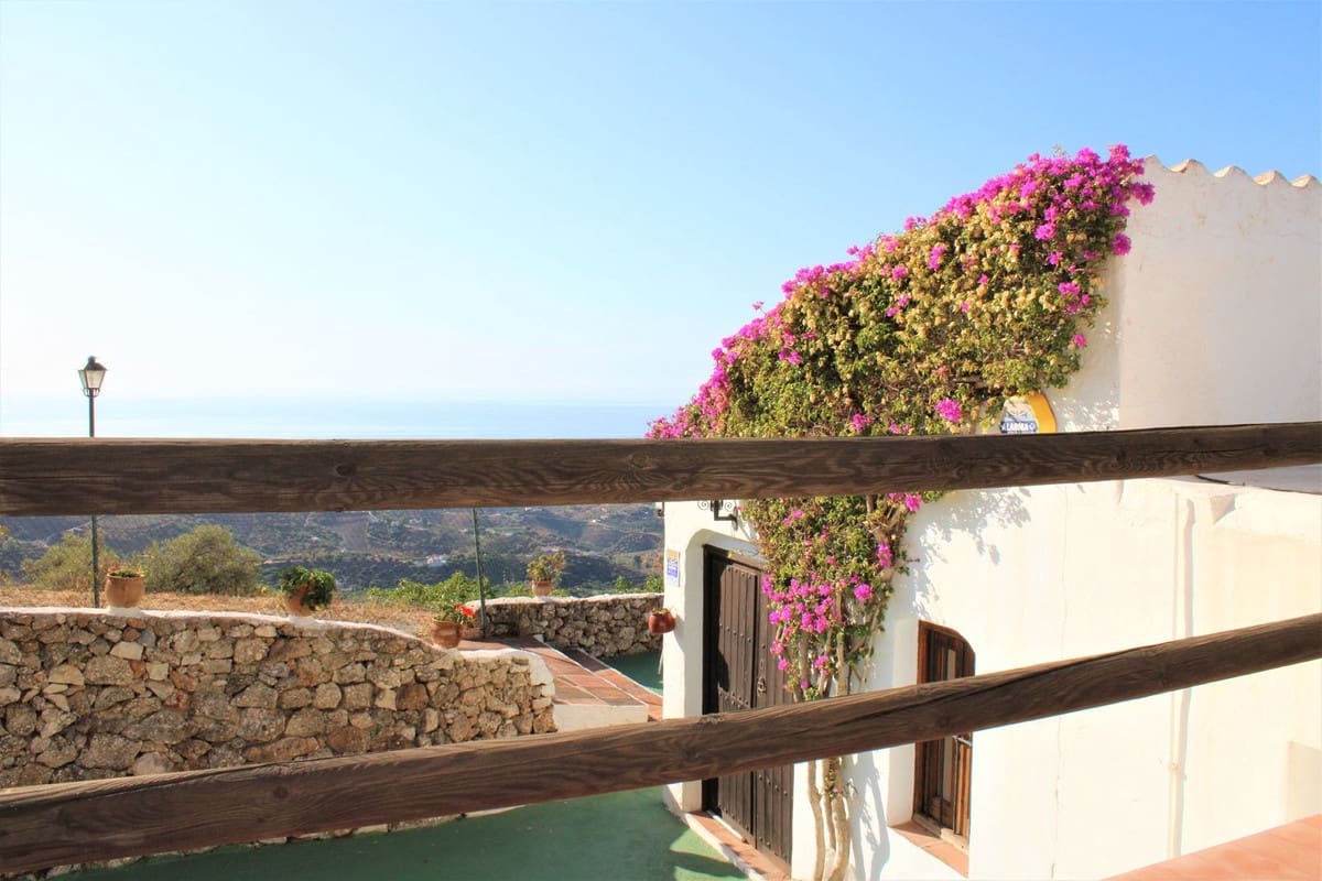 Chalet de 3 habitaciones en Frigiliana en venta con garaje - 950.000 € (Ref: 10128568)