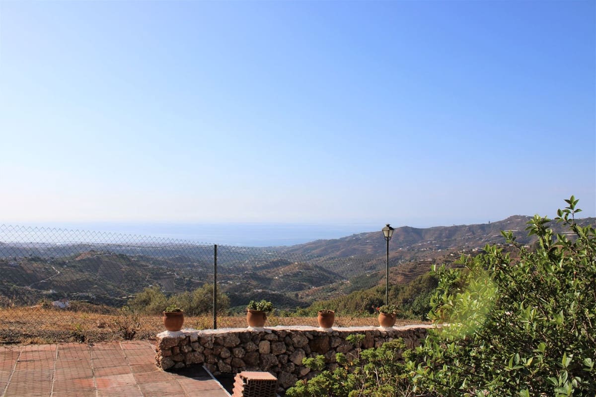 Chalet de 3 habitaciones en Frigiliana en venta con garaje - 950.000 € (Ref: 10128568)