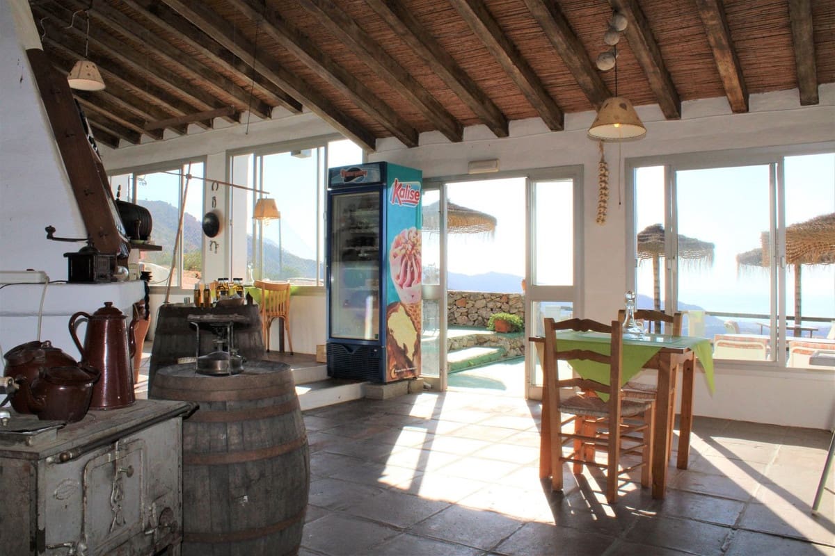 Chalet de 3 habitaciones en Frigiliana en venta con garaje - 950.000 € (Ref: 10128568)
