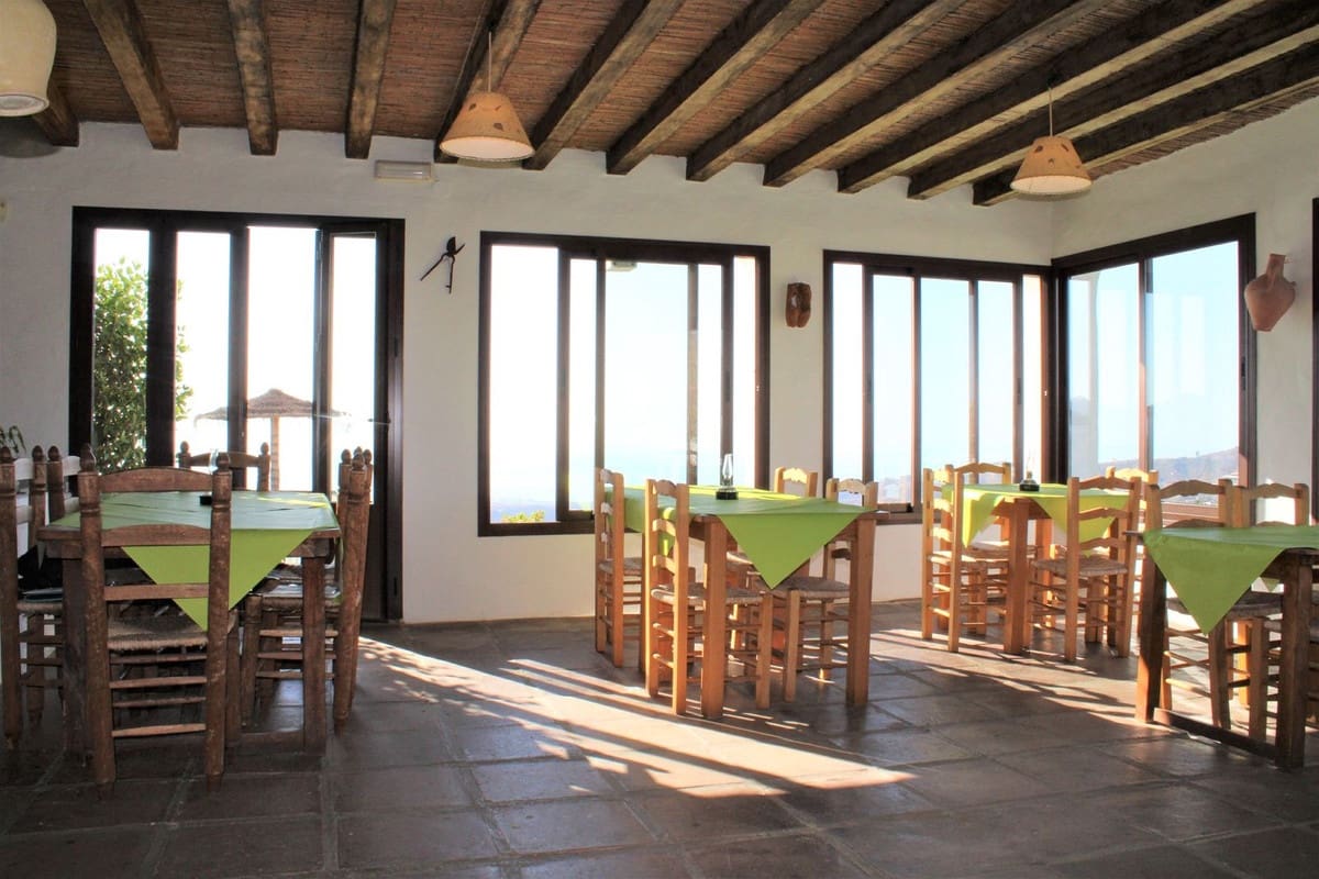 Chalet de 3 habitaciones en Frigiliana en venta con garaje - 950.000 € (Ref: 10128568)
