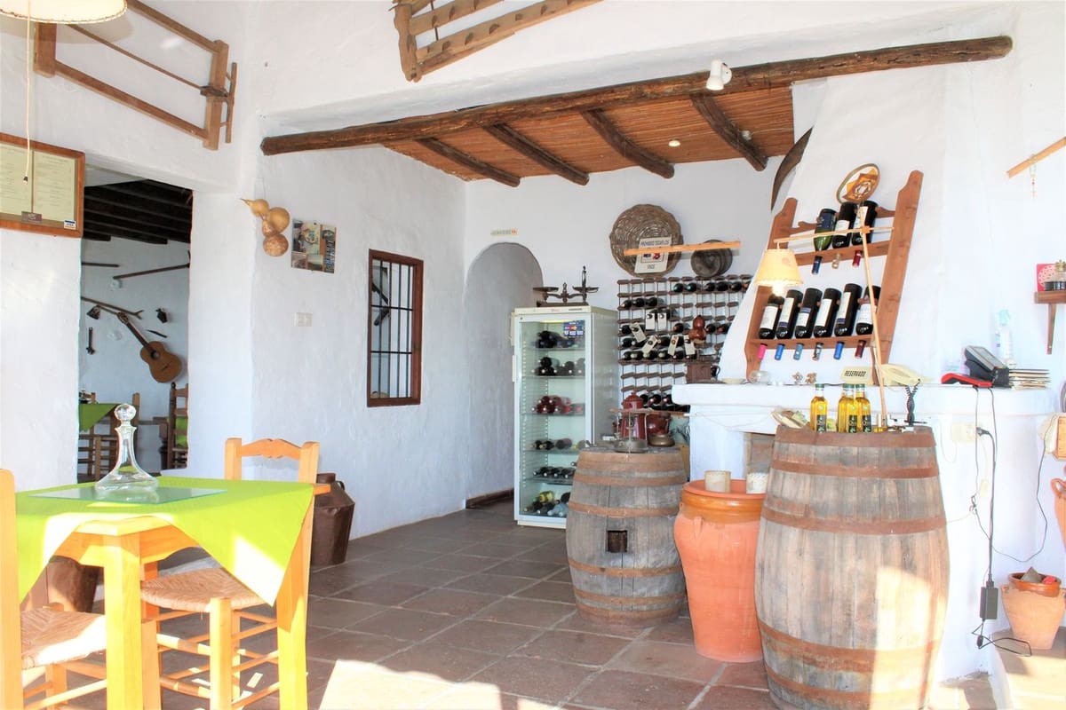Chalet de 3 habitaciones en Frigiliana en venta con garaje - 950.000 € (Ref: 10128568)