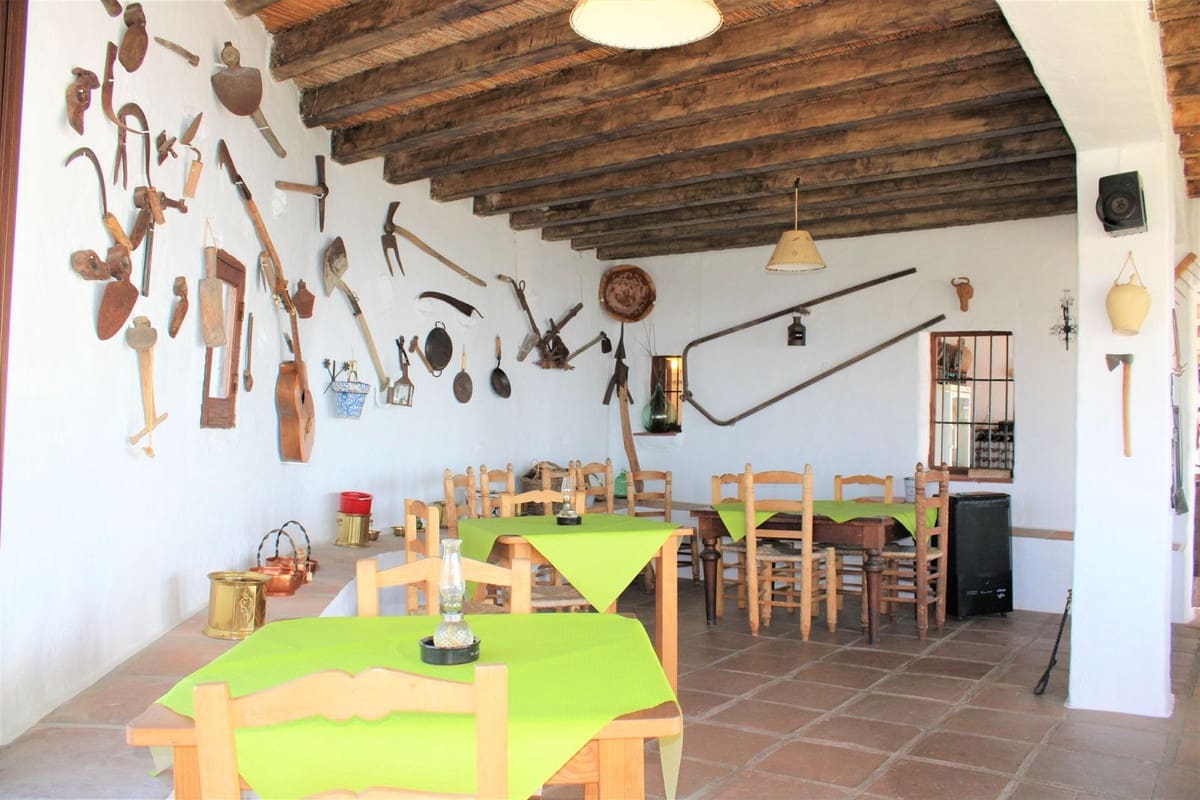 Chalet de 3 habitaciones en Frigiliana en venta con garaje - 950.000 € (Ref: 10128568)