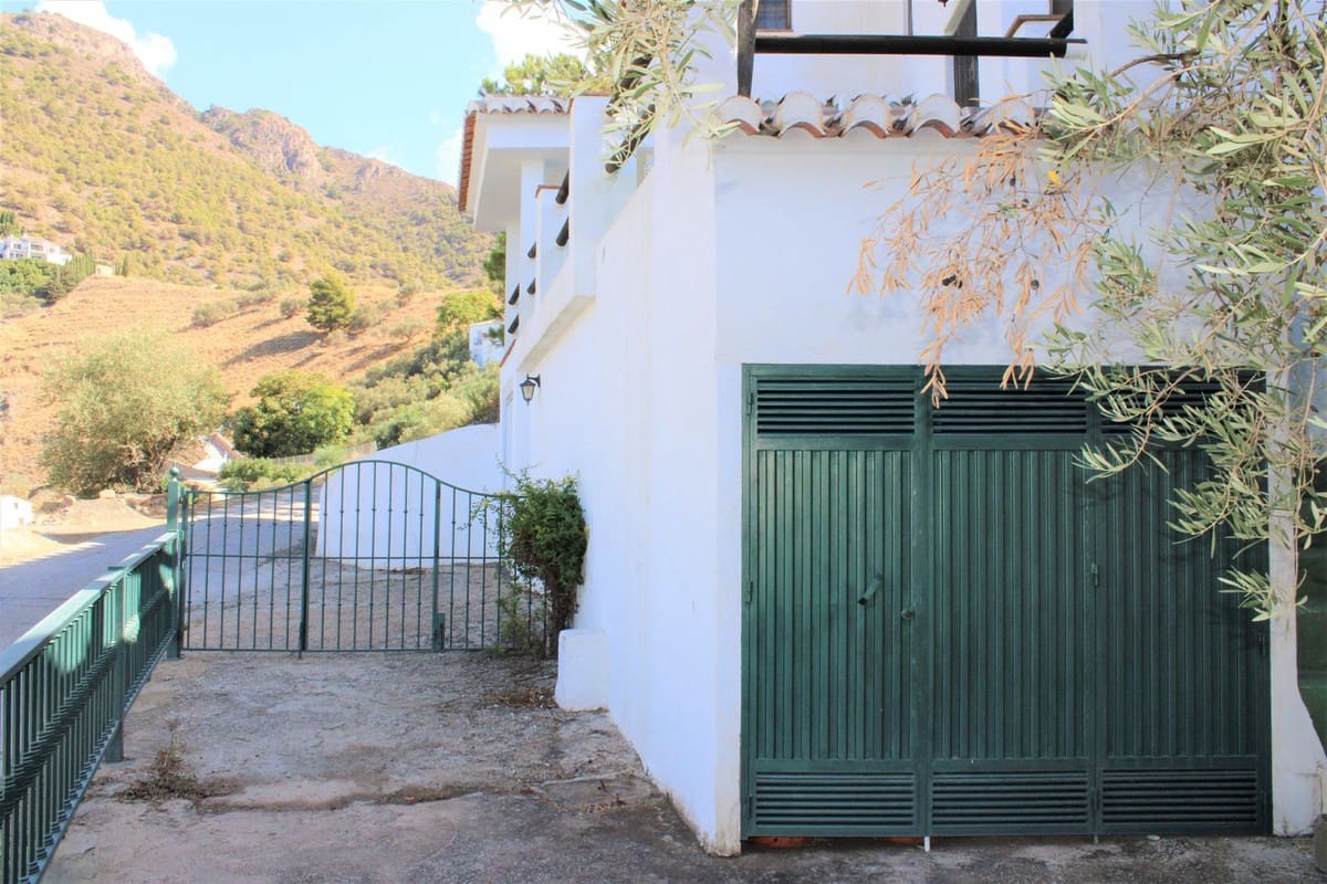 Chalet de 3 habitaciones en Frigiliana en venta con garaje - 950.000 € (Ref: 10128568)