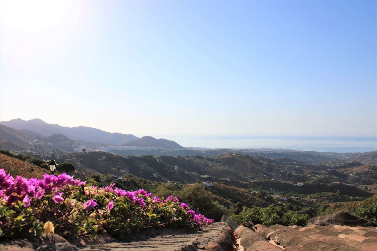 Chalet de 3 habitaciones en Frigiliana en venta con garaje - 950.000 € (Ref: 10128568)