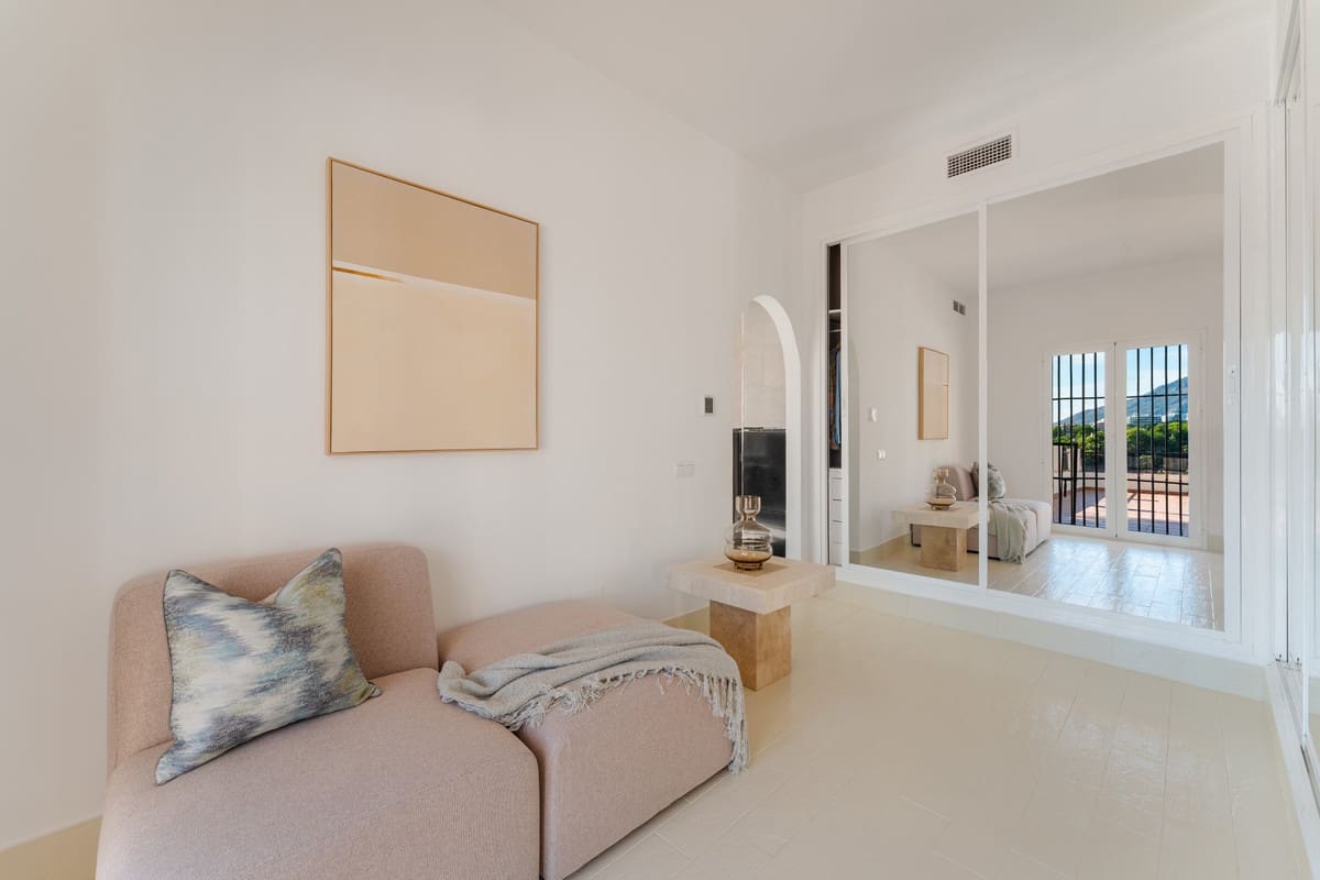 6 sypialnia Willa na sprzedaż w El Madronal z basenem garażem - 2 550 000 € (Ref: 10128569)