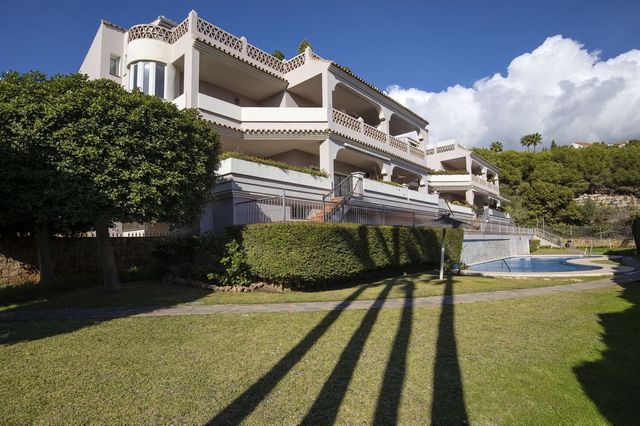 3 soveværelse Lejlighed til salg i El Paraíso, Benahavís med swimmingpool garage - € 620.000 (Ref: 10128570)