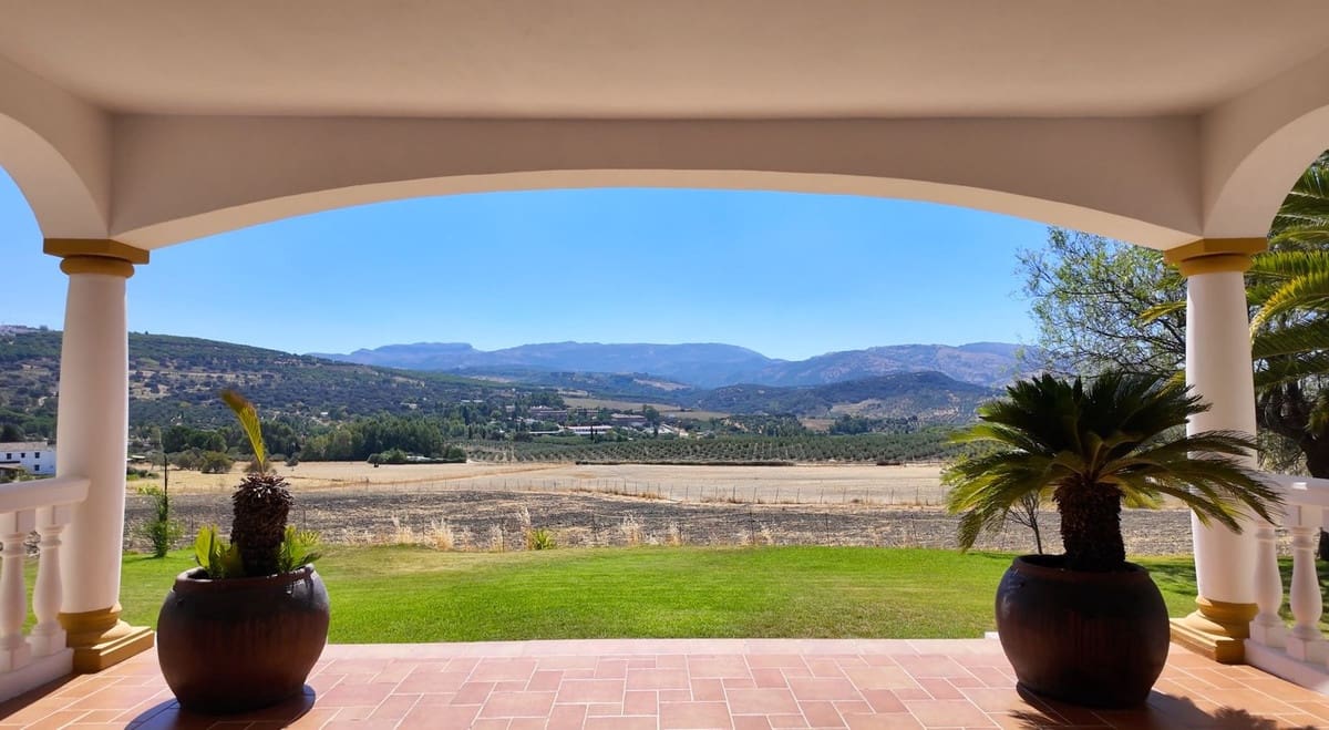 5 soverom Finca/Herregård til salgs i Ronda med svømmebasseng garasje - € 1 600 000 (Ref: 10128574)