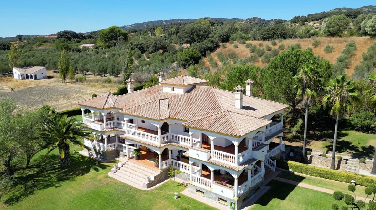 5 soverom Finca/Herregård til salgs i Ronda med svømmebasseng garasje - € 1 600 000 (Ref: 10128574)