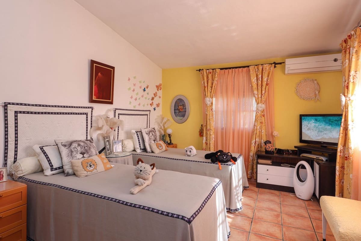 2 sypialnia Willa na sprzedaż w Cartama z basenem - 240 000 € (Ref: 10128577)