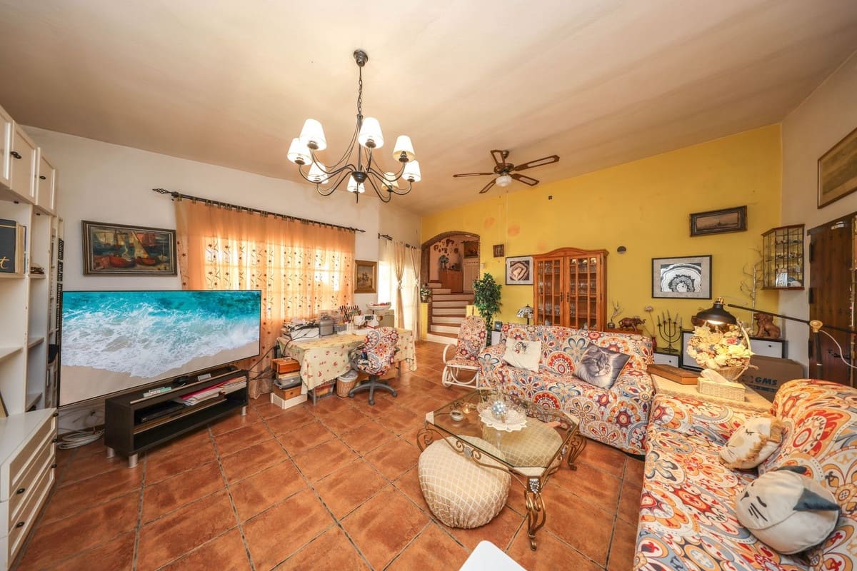 2 sypialnia Willa na sprzedaż w Cartama z basenem - 240 000 € (Ref: 10128577)