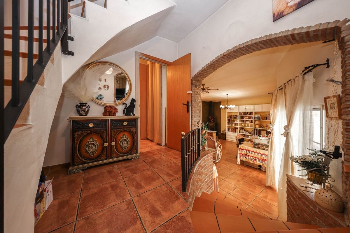 2 sypialnia Willa na sprzedaż w Cartama z basenem - 240 000 € (Ref: 10128577)