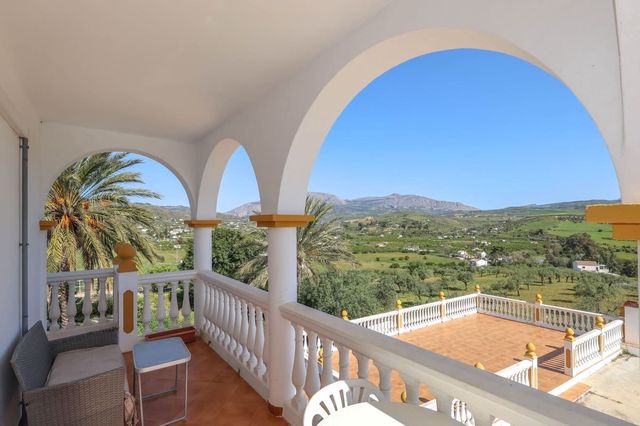 3 bedroom Finca/Country House for sale in Alora with pool garage - € 580,000 (Ref: 10128580)