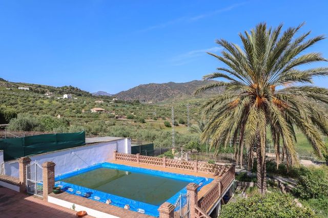 3 bedroom Finca/Country House for sale in Alora with pool garage - € 580,000 (Ref: 10128580)