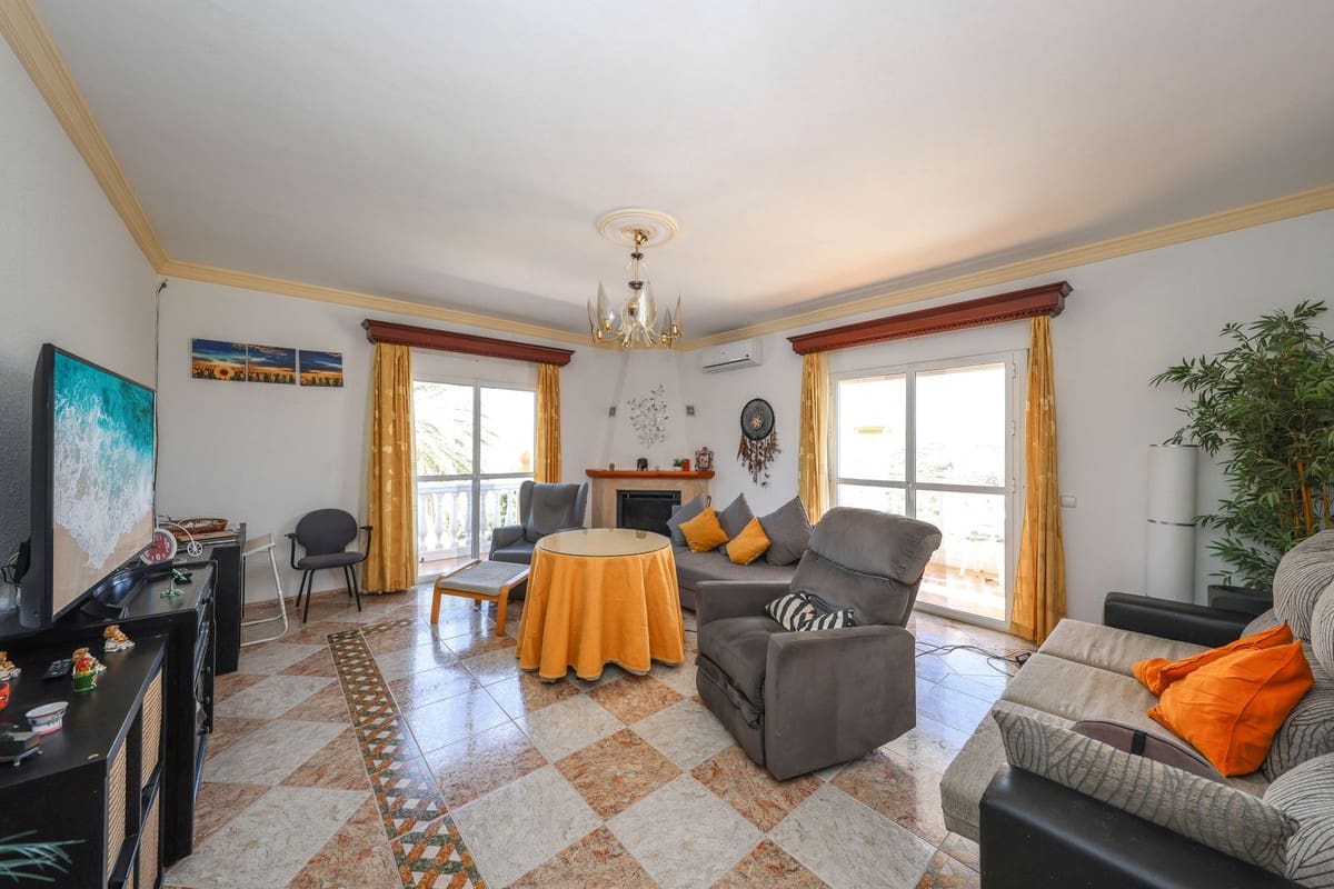 3 bedroom Finca/Country House for sale in Alora with pool garage - € 580,000 (Ref: 10128580)