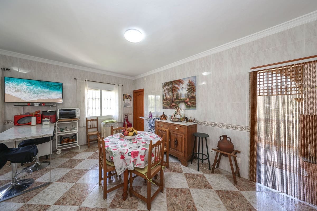 3 bedroom Finca/Country House for sale in Alora with pool garage - € 580,000 (Ref: 10128580)