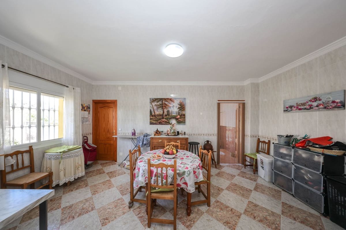 3 bedroom Finca/Country House for sale in Alora with pool garage - € 580,000 (Ref: 10128580)
