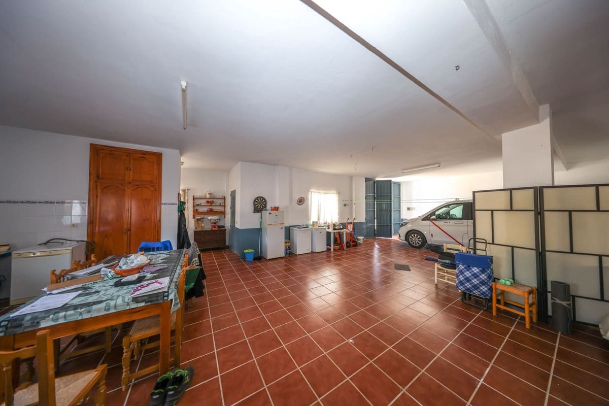 3 bedroom Finca/Country House for sale in Alora with pool garage - € 580,000 (Ref: 10128580)