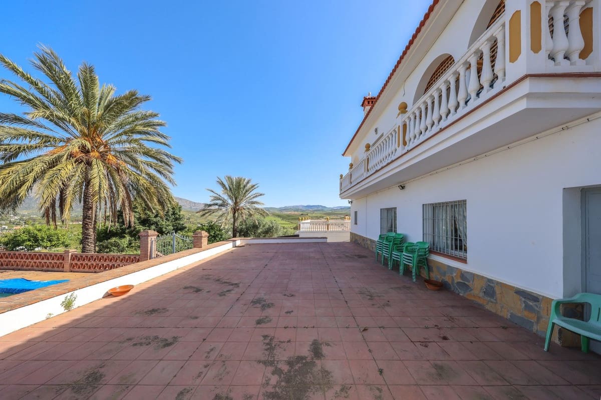 3 bedroom Finca/Country House for sale in Alora with pool garage - € 580,000 (Ref: 10128580)