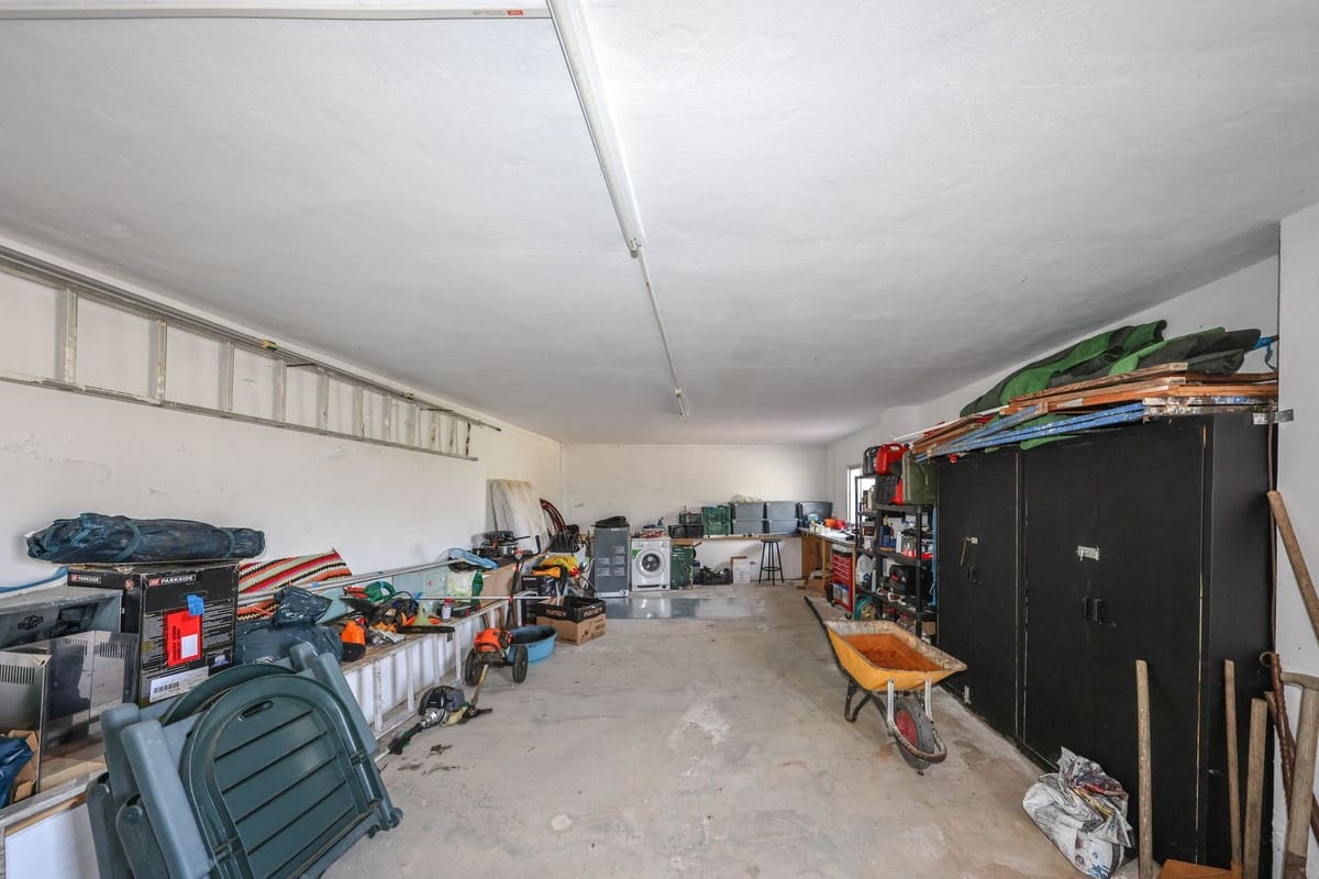 3 bedroom Finca/Country House for sale in Alora with pool garage - € 580,000 (Ref: 10128580)
