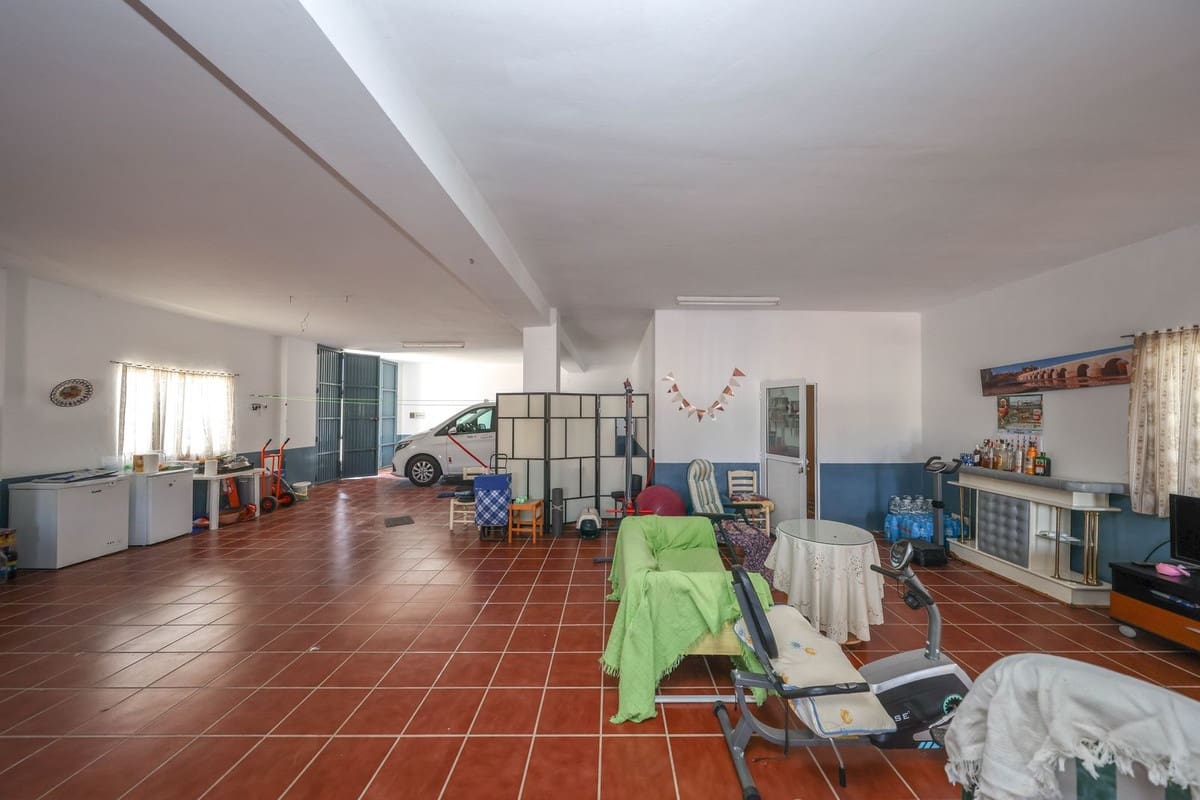 3 bedroom Finca/Country House for sale in Alora with pool garage - € 580,000 (Ref: 10128580)