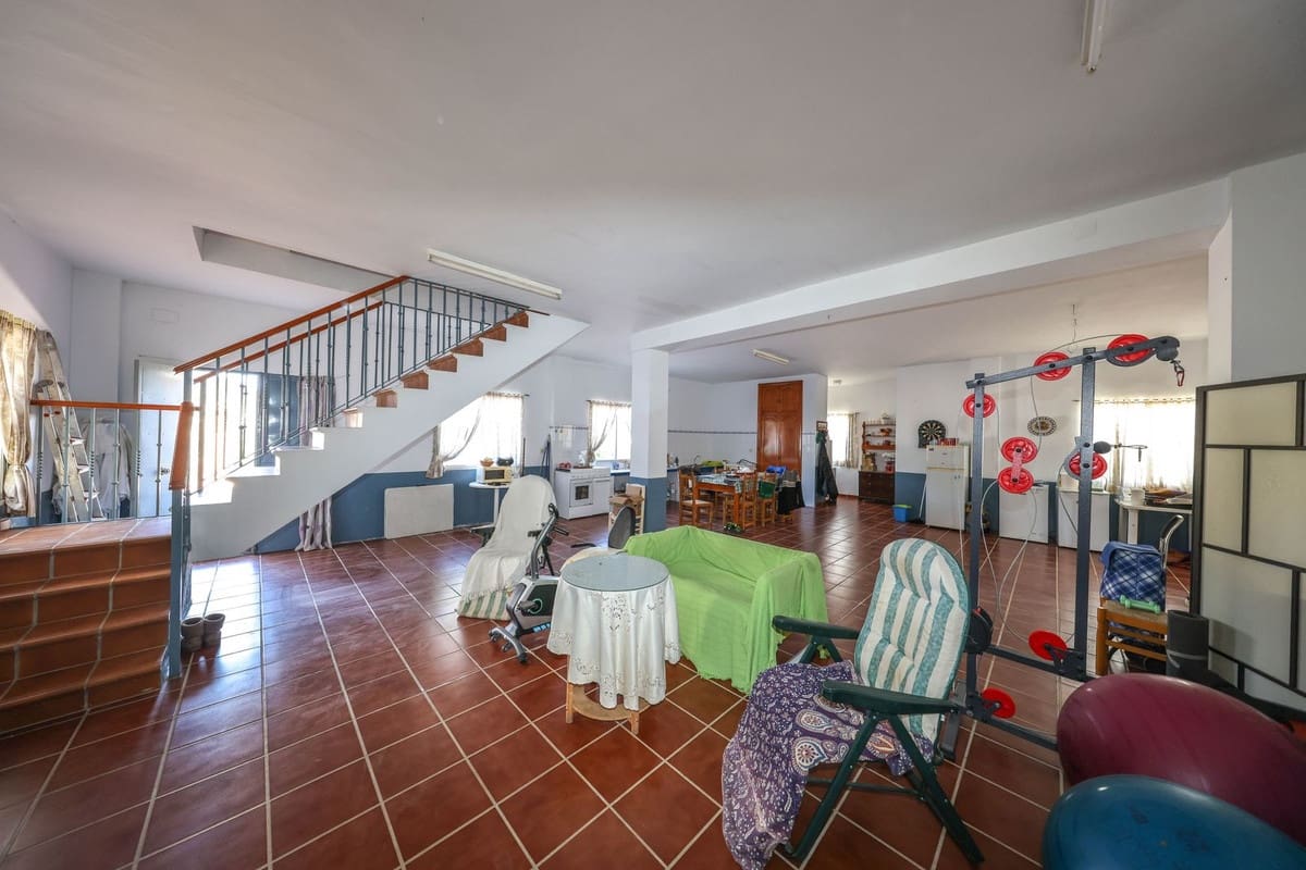 3 bedroom Finca/Country House for sale in Alora with pool garage - € 580,000 (Ref: 10128580)
