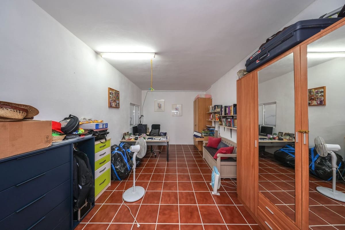 3 bedroom Finca/Country House for sale in Alora with pool garage - € 580,000 (Ref: 10128580)