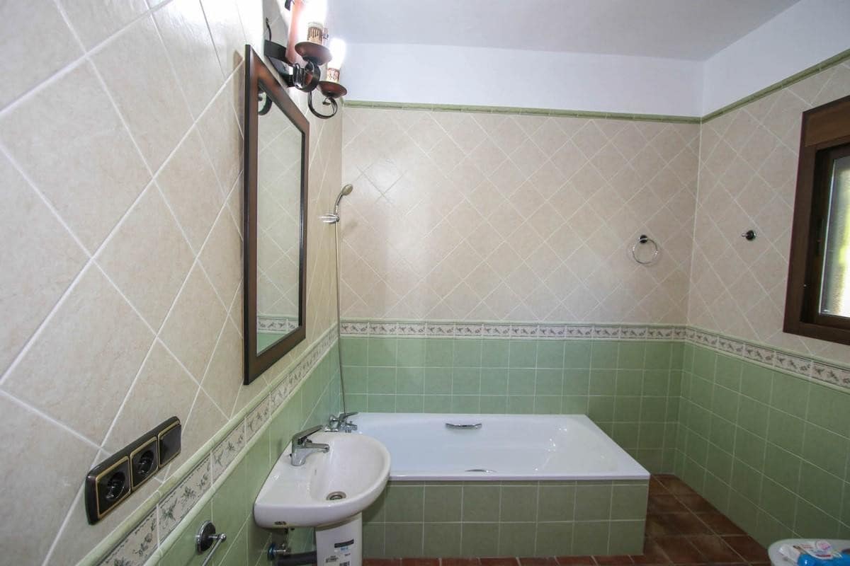 3 sovrum Villa till salu i Pizarra med pool garage - 625 000 € (Ref: 10128581)