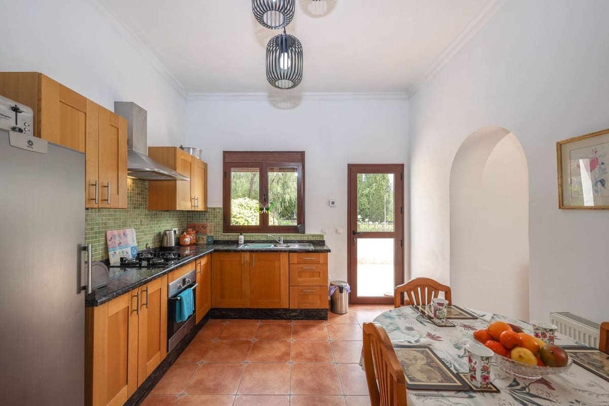 3 sovrum Villa till salu i Casarabonela med pool garage - 660 000 € (Ref: 10128582)