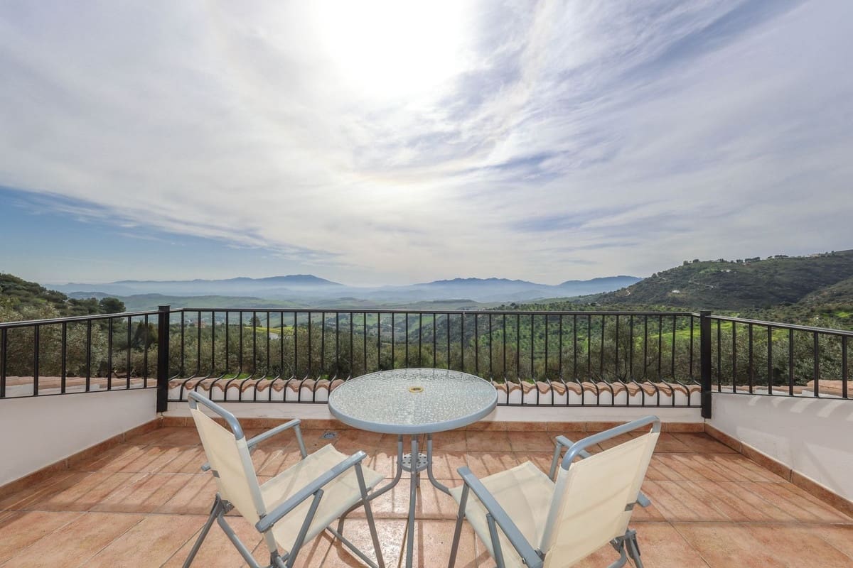 3 sovrum Villa till salu i Casarabonela med pool garage - 660 000 € (Ref: 10128582)