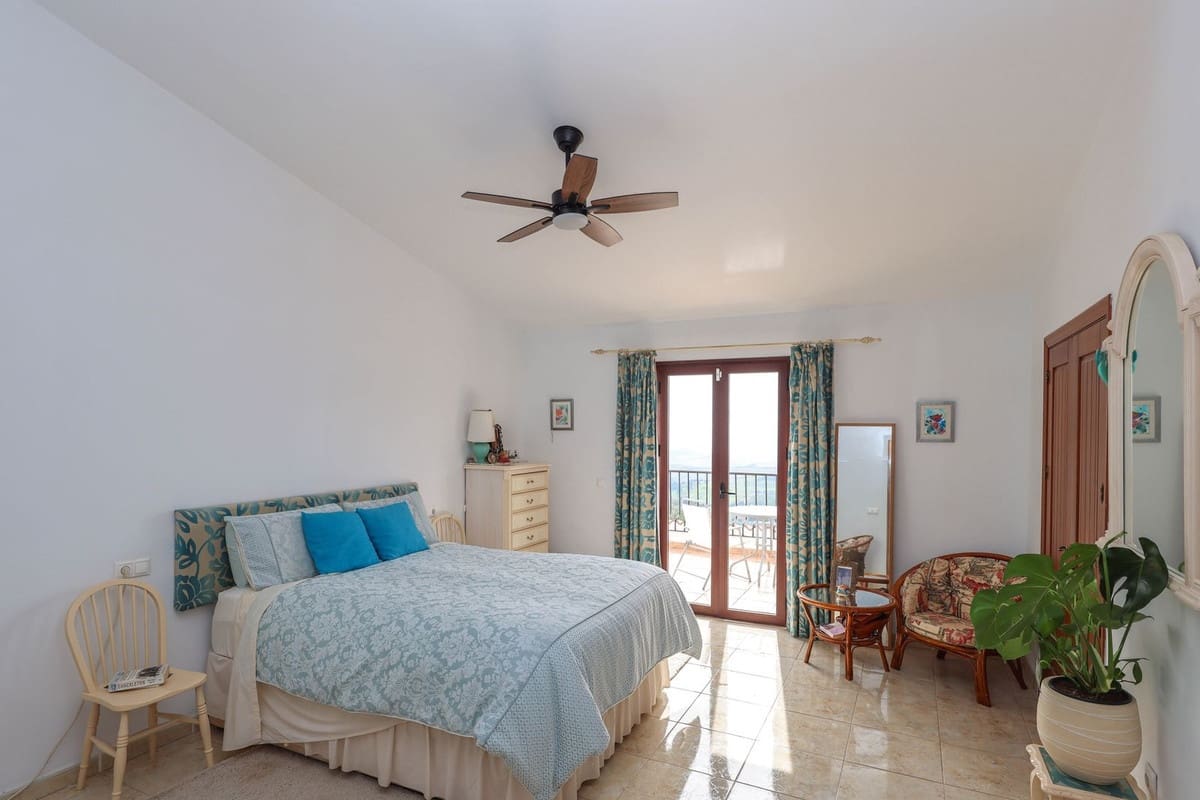 3 sovrum Villa till salu i Casarabonela med pool garage - 660 000 € (Ref: 10128582)