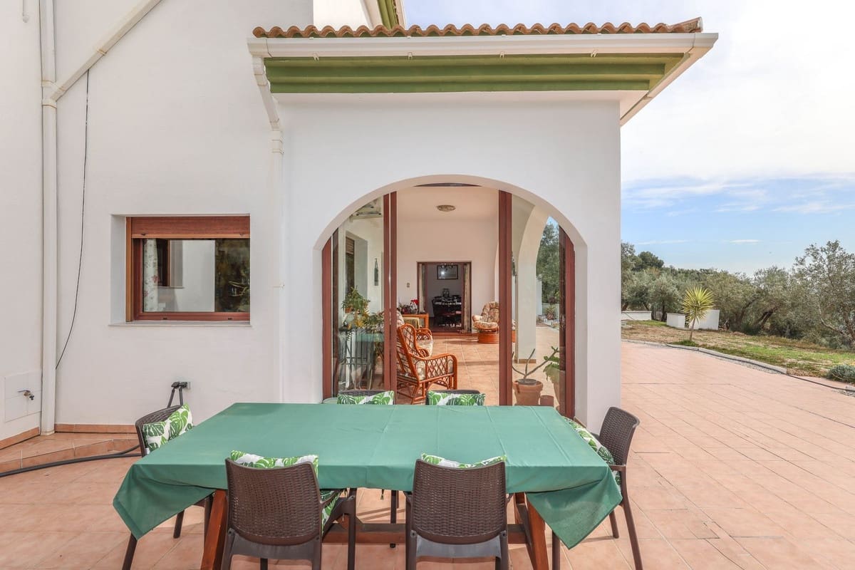 3 sovrum Villa till salu i Casarabonela med pool garage - 660 000 € (Ref: 10128582)