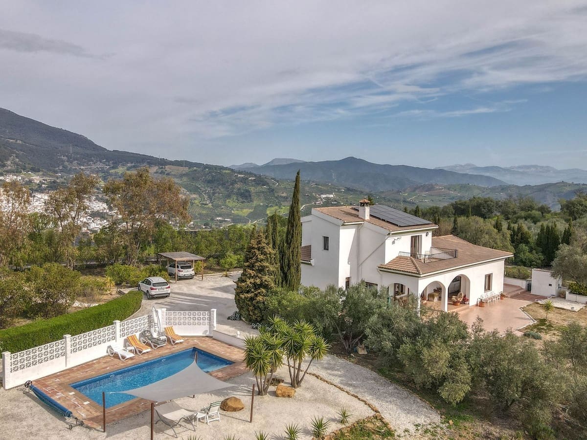 3 sovrum Villa till salu i Casarabonela med pool garage - 660 000 € (Ref: 10128582)