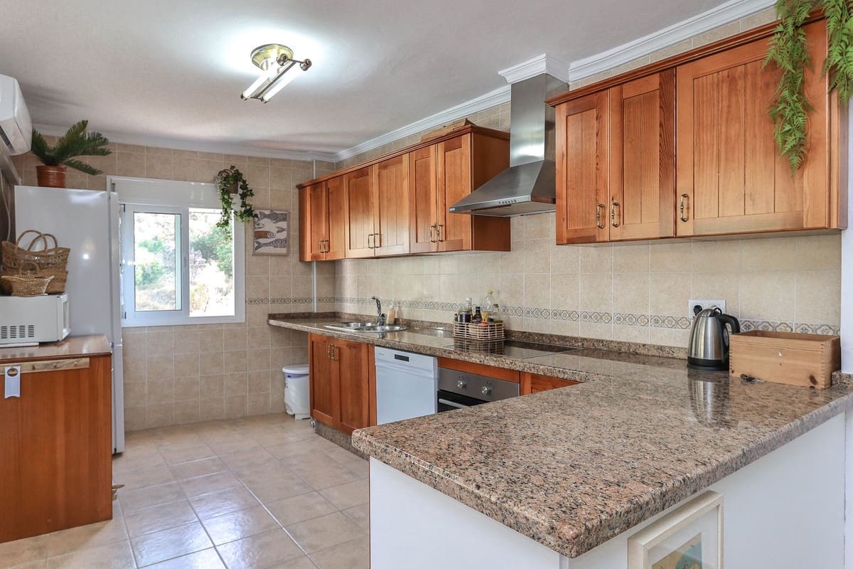 5 quarto Casa em Banda para venda em Tolox - 175 000 € (Ref: 10128585)