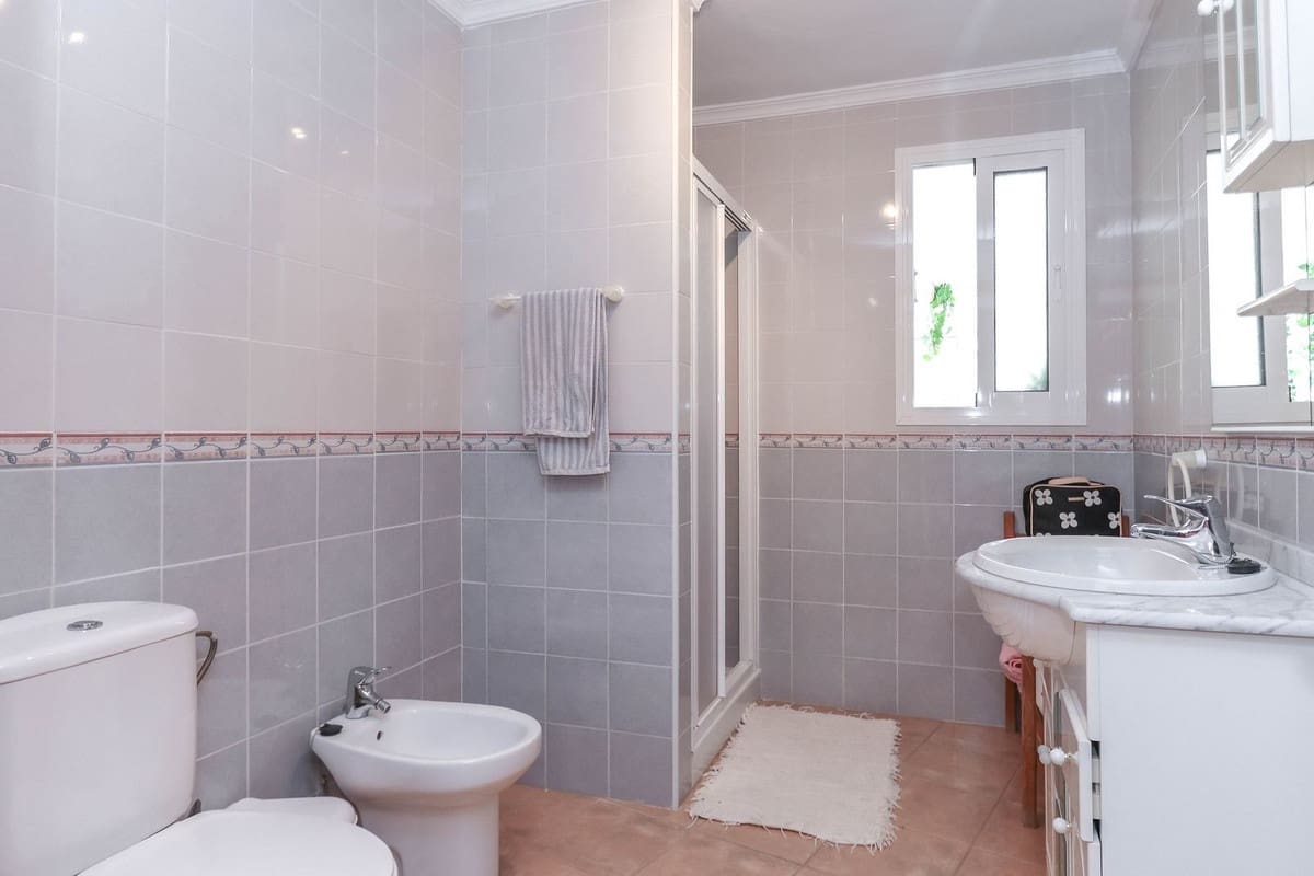 5 quarto Casa em Banda para venda em Tolox - 175 000 € (Ref: 10128585)