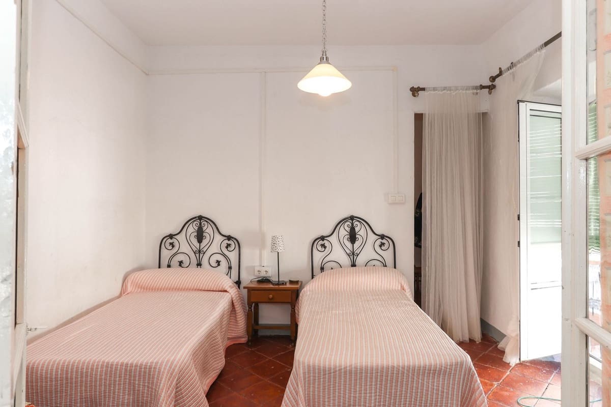 5 bedroom Townhouse for sale in Tolox - € 534,000 (Ref: 10128587)