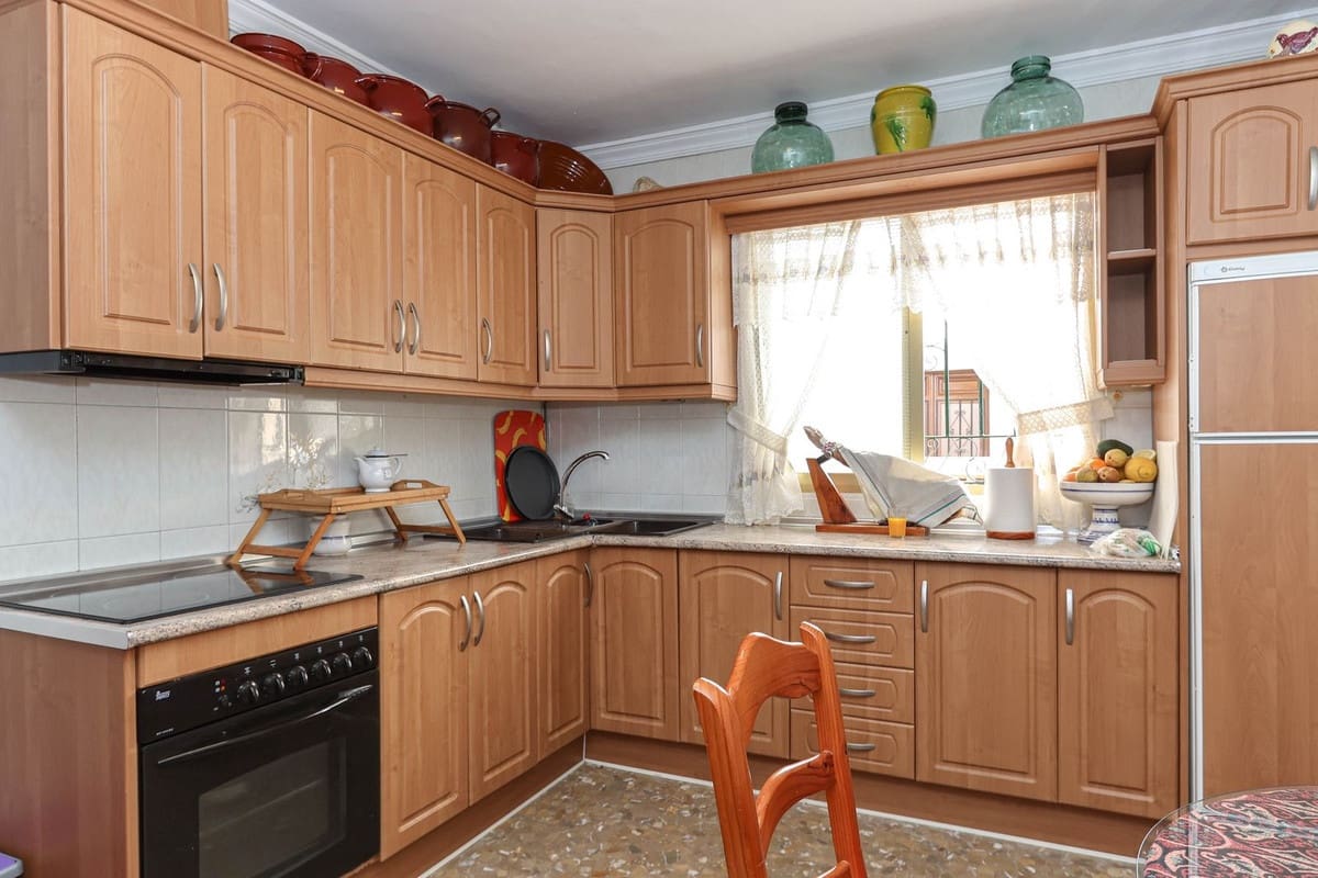 4 bedroom Townhouse for sale in Casarabonela with garage - € 1,000,000 (Ref: 10128588)